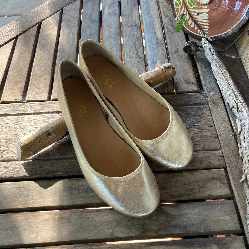 Rouge Helium Gold Ballet Flats